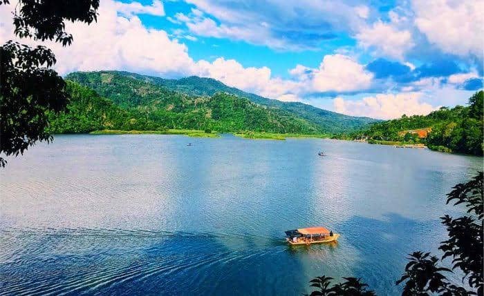 lombok objek aik berik warga merawat desa hutan hidup benang kelambu
