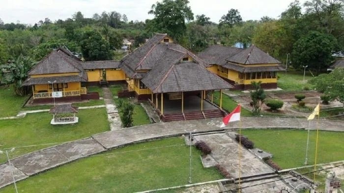 wisata sintang tempat mukarramah istana detiktravel