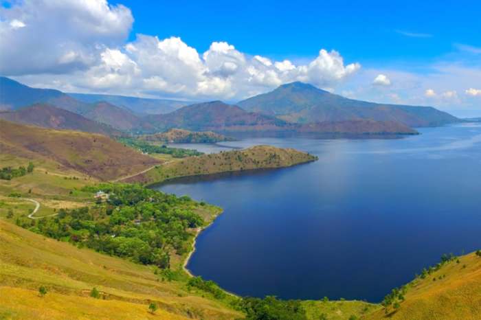 danau samosir toba