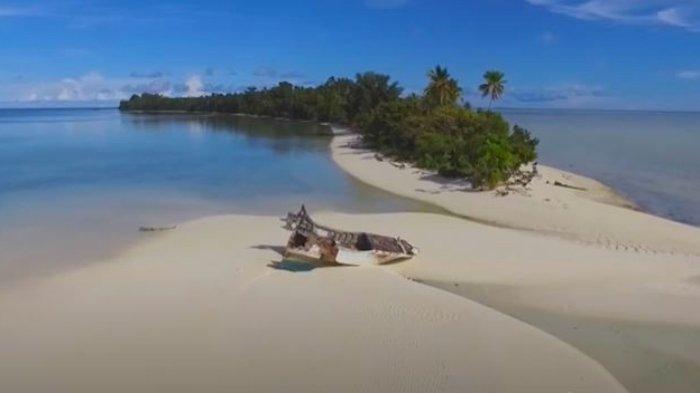 Pulau Rani di Supiori Papua 1