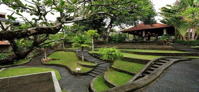 ubud gianyar bali kab lokasi syuting inilah terkenal peliatan itrip budaya balipedia
