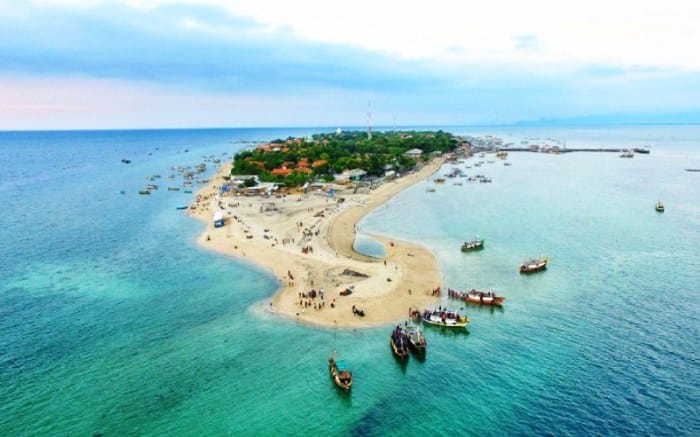 Tempat wisata terbaik di Kabupaten Ketapang