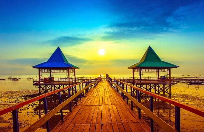 wisata keluarga wahana destinasi tempat rekreasi atlantis timur asyik malam menyenangkan kenjeran atas sergio dji