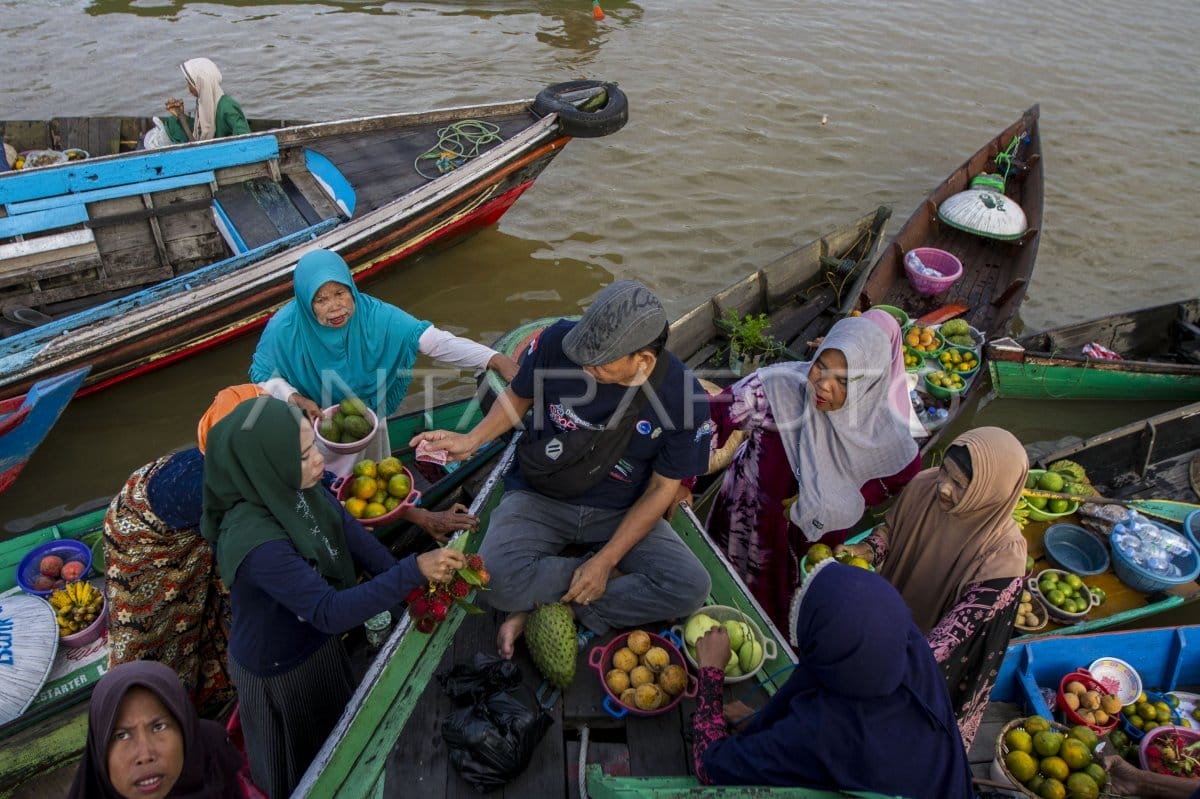 Kalimantan banjarmasin terapung timur selatan keindahan menikmati siring muara mercato galleggiante lok baintan kuin borneo lirik naikkan pangan hambatan cips