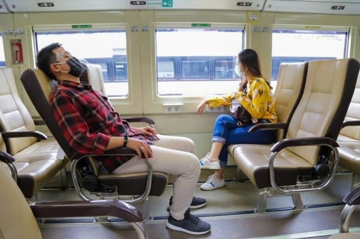 Tips Memilih Kursi Kereta Ekonomi Premium: Panduan Nyaman dan Praktis 3 Tips Memilih Kursi Kereta Ekonomi Premium