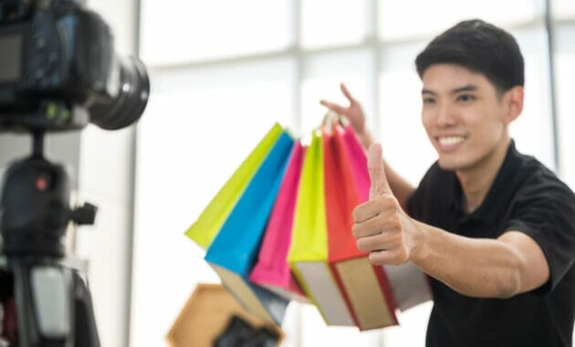 Panduan Lengkap Memulai Bisnis Kaos Polos untuk Pemula 5 Tips Bisnis Kaos Polos Promosi dan Periklanan